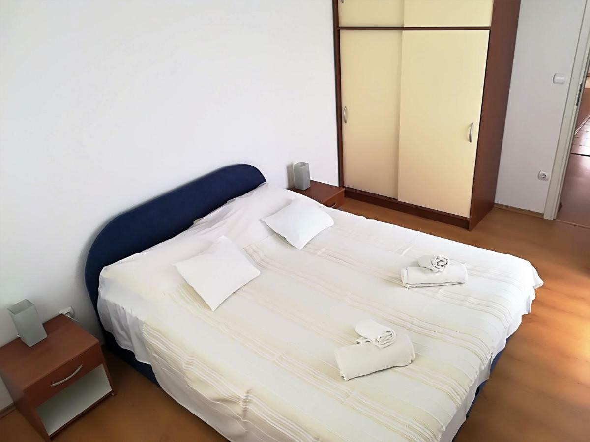 Apartman Rosanda Premuda Zewnętrze zdjęcie